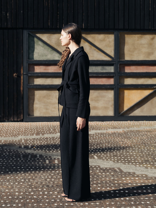 Pantalon femme Lèmme en laine mérinos noire — vue principale authentique fournisseur