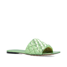 Sandales Bottega Veneta matelassées en cuir — vertes