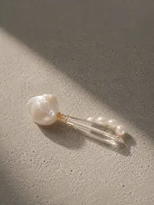 Boucles d’oreilles Colette — détail cristal et perles de culture